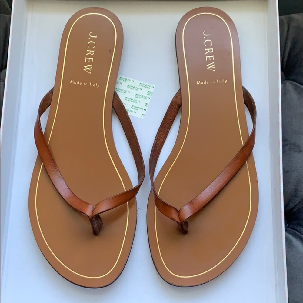 Leather flip flop sandals